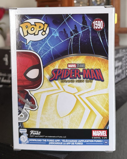 Funko Pop Spider-Man Brand New Day Metallic # 1590 Marvel Exclusive + Protector