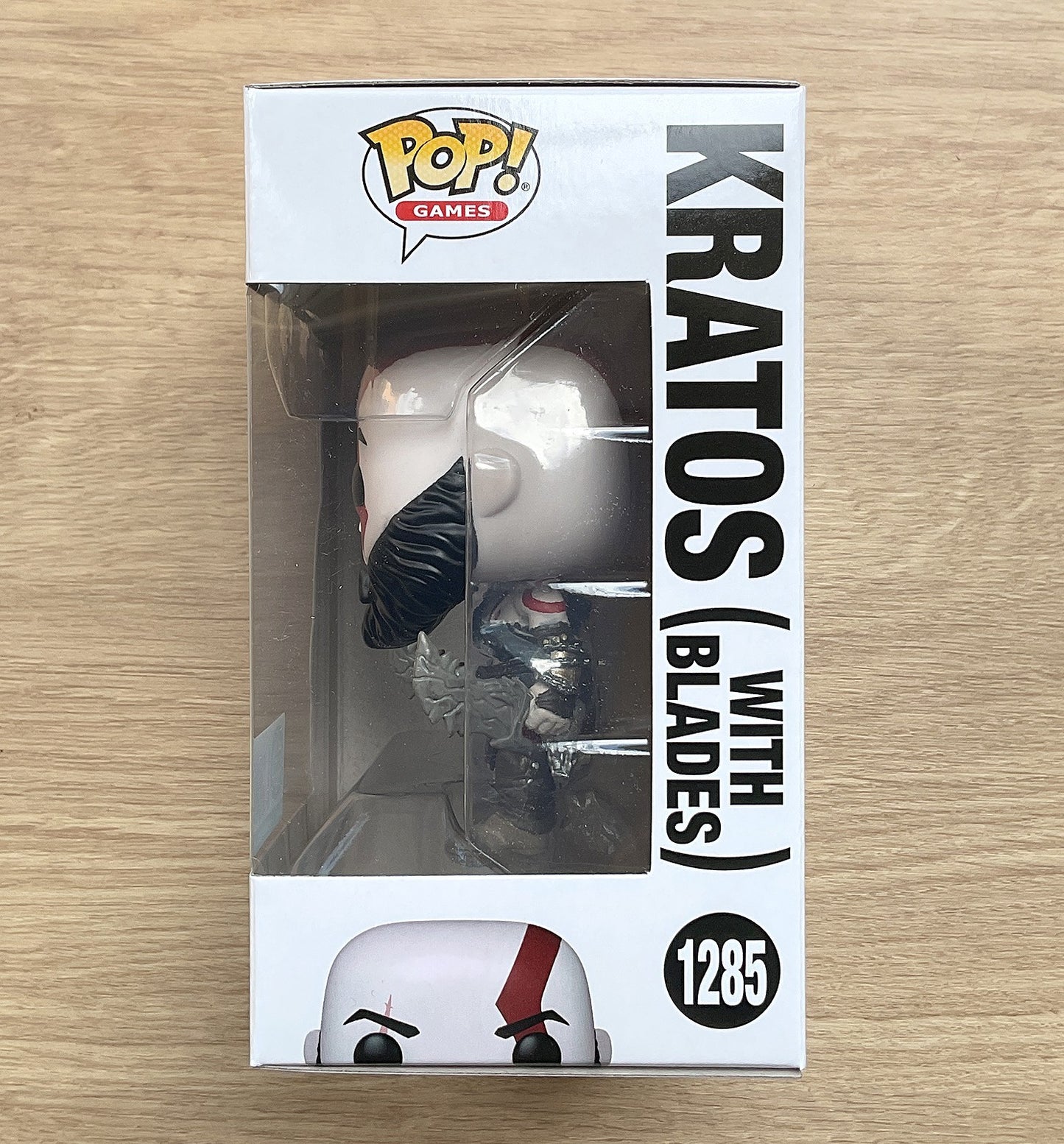 Funko Games God of War Ragnarok Kratos with Blades #1285 Exclusive + Protector